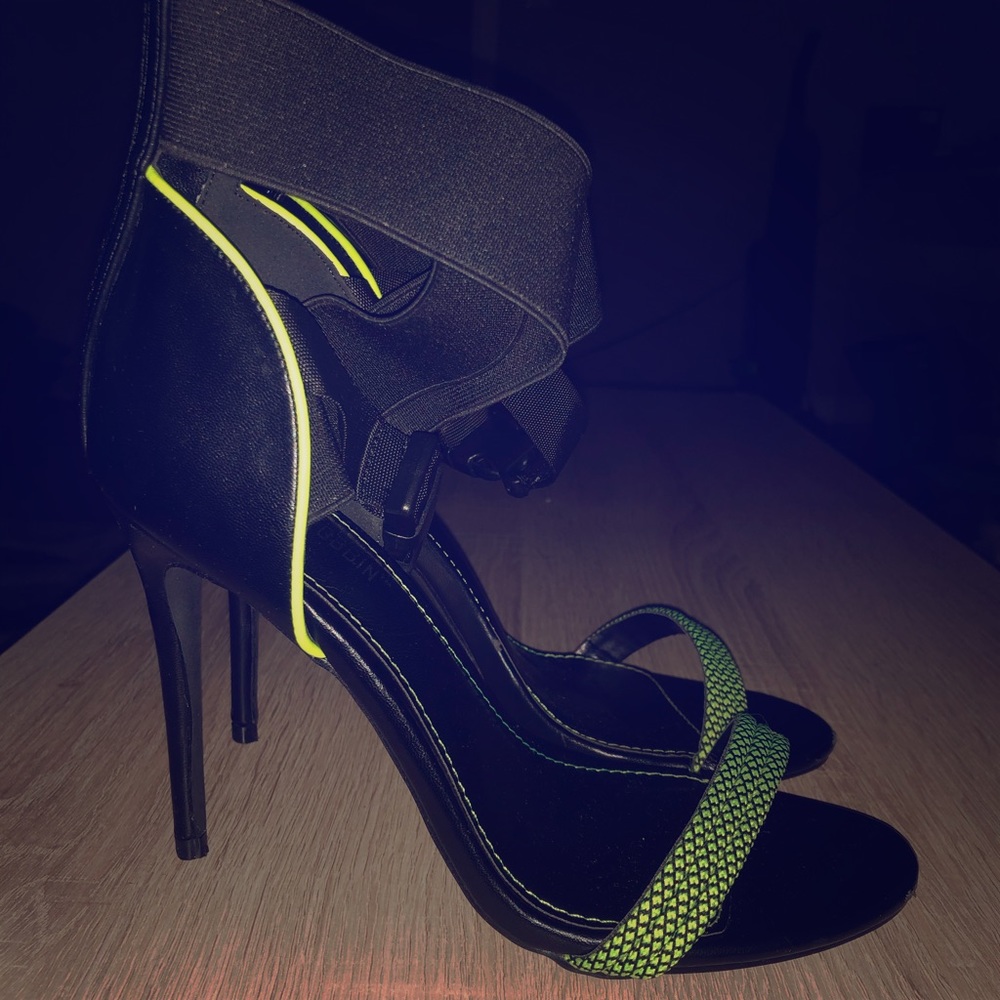 Lime Green/ Buckle heel